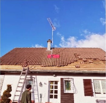 Toiture avant rénovation complète dans le Sundgau — état initial d'une maison alsacienne